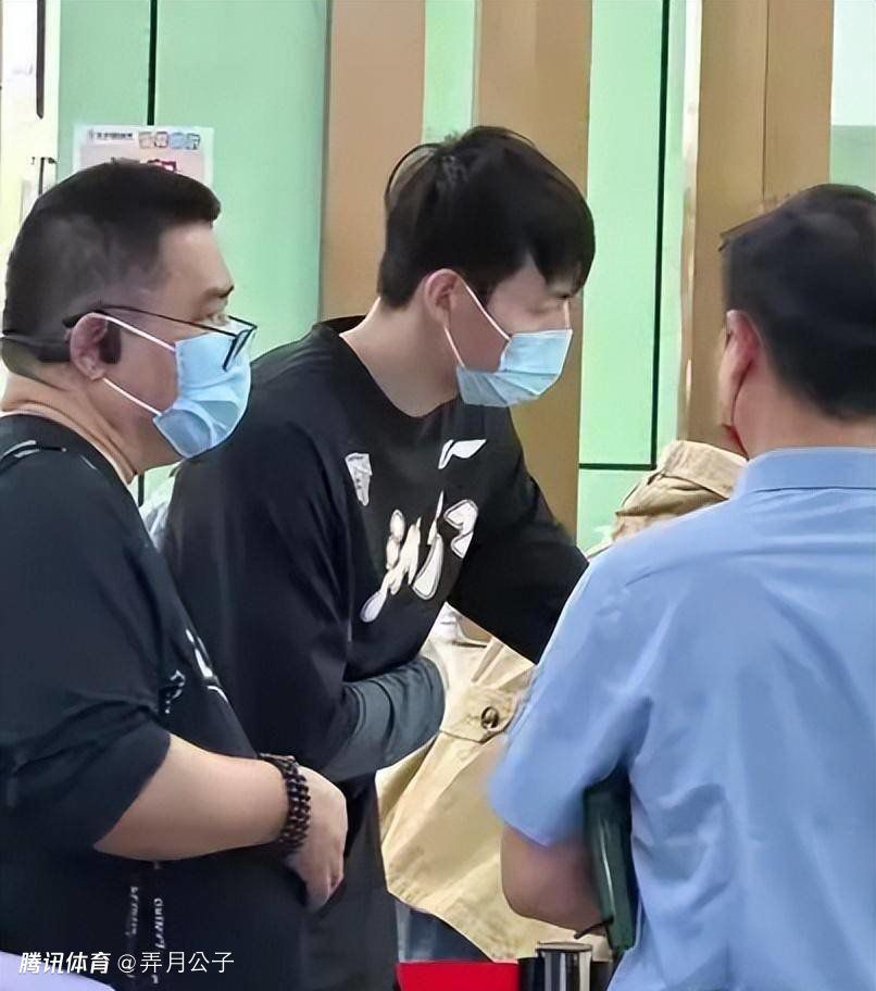 她在谭氏的眼中，可是半点都感觉不出那份隐藏极深的舐犊情深。